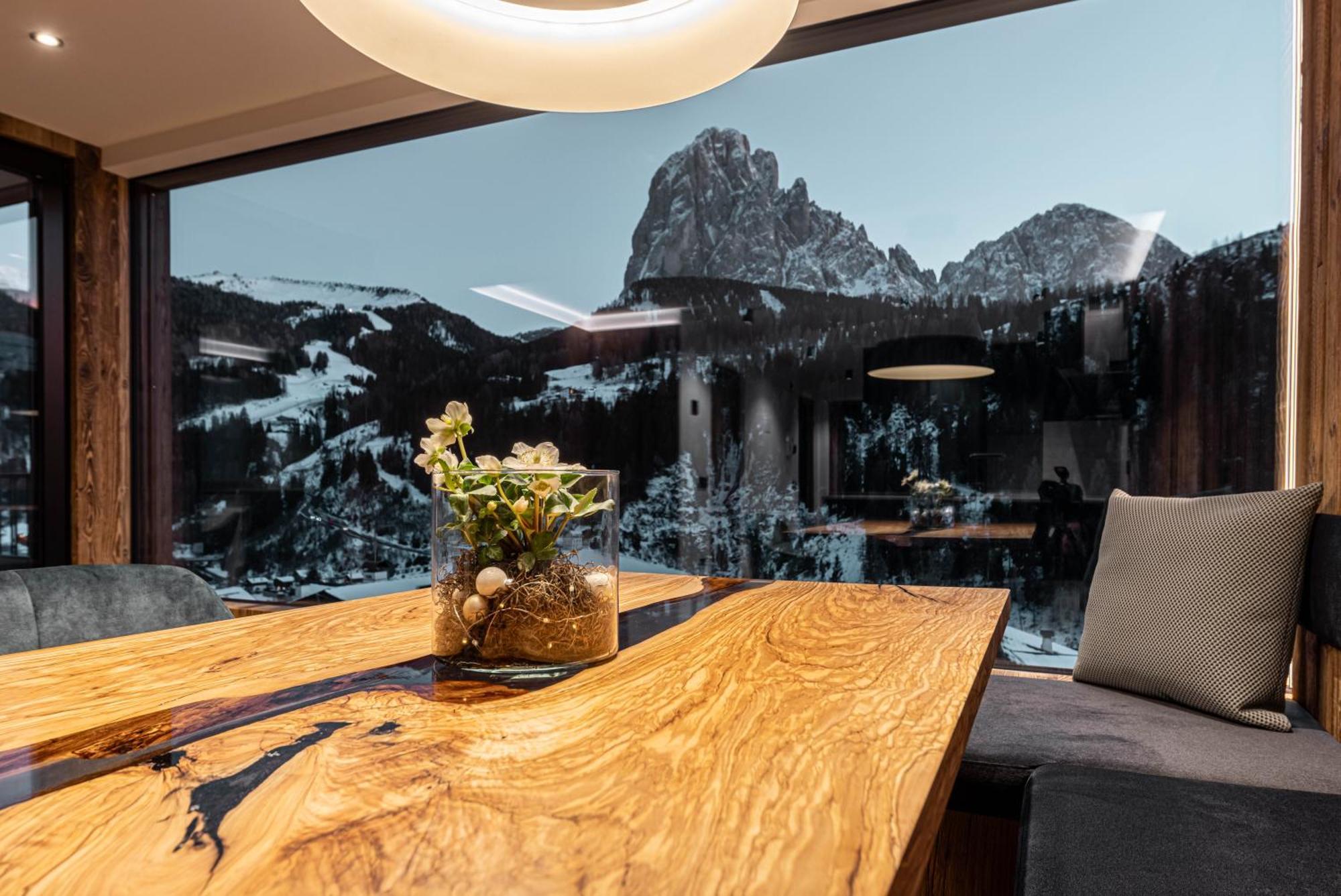 Enjoy Dolomites - Chalet Santa Cristina Val Gardena Exterior foto