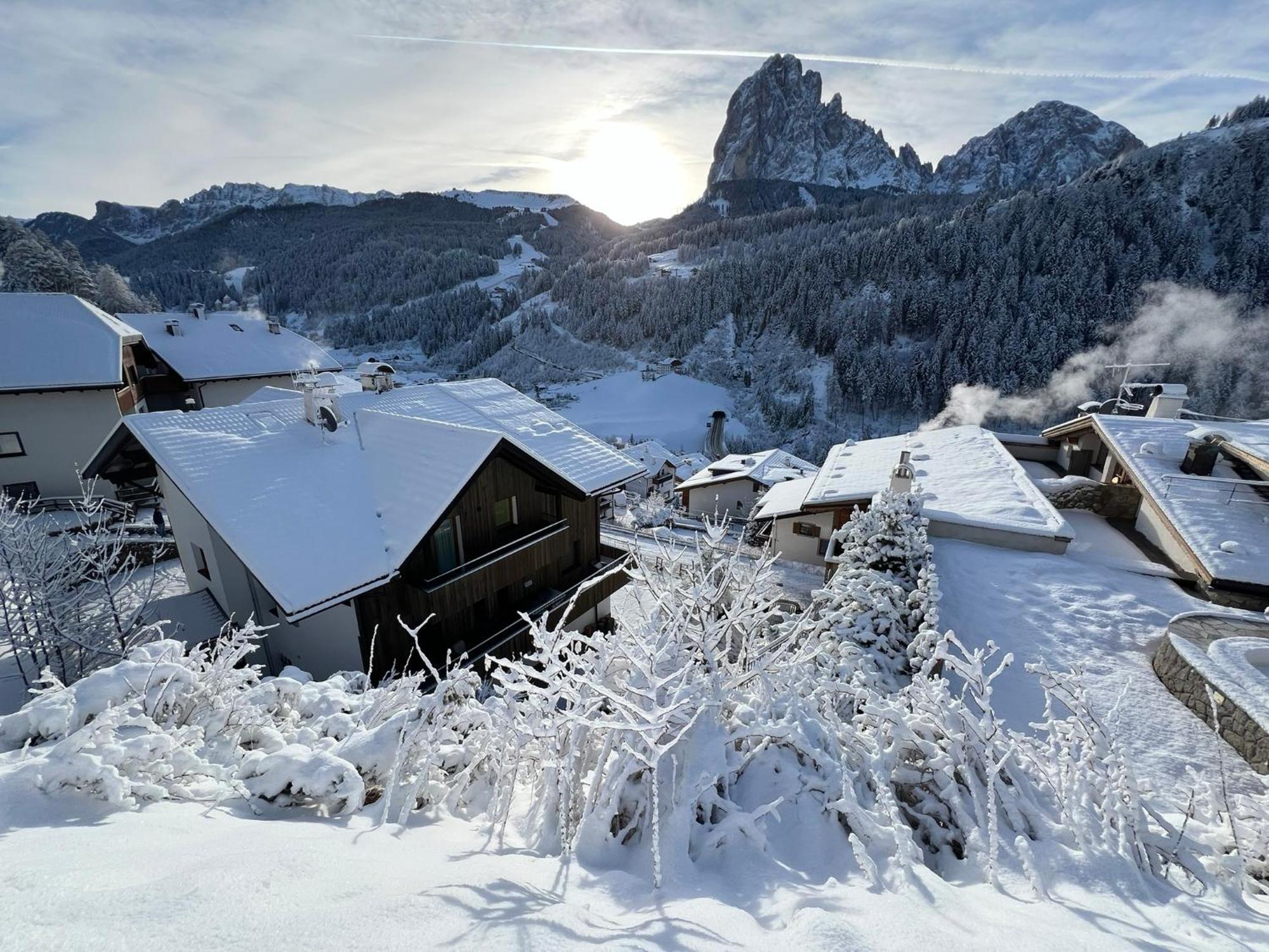 Enjoy Dolomites - Chalet Santa Cristina Val Gardena Exterior foto